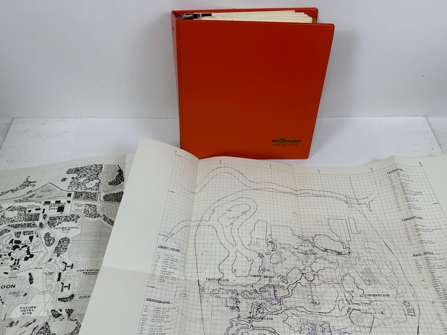 Walt Disney World Guest Relations Binder Filled With Information On Walt Disney World Including Park Maps [Photo 19]