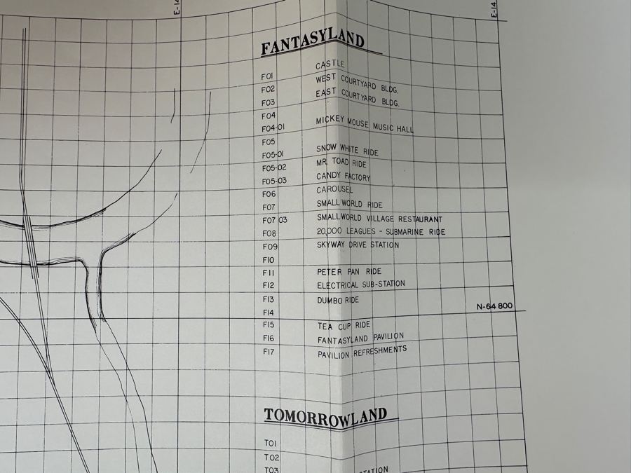 Walt Disney World Guest Relations Binder Filled With Information On Walt Disney World Including Park Maps [Photo 27]