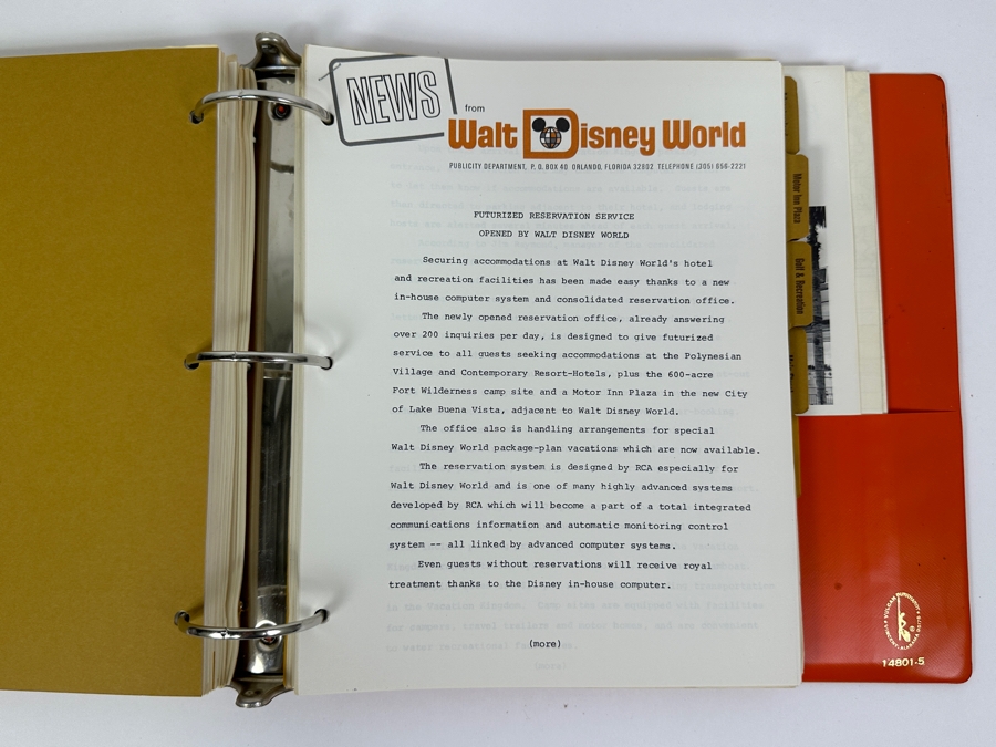 Walt Disney World Guest Relations Binder Filled With Information On Walt Disney World Including Park Maps [Photo 10]