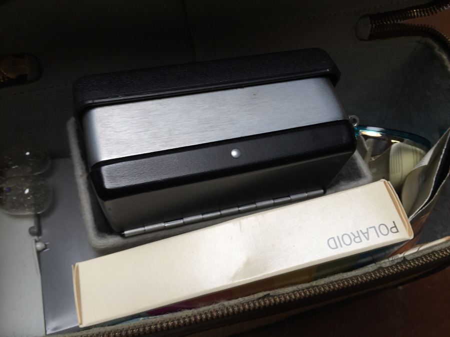 Polaroid Automatic 250 Land Camera with Case and Unopened Vintage Film [Photo 6]