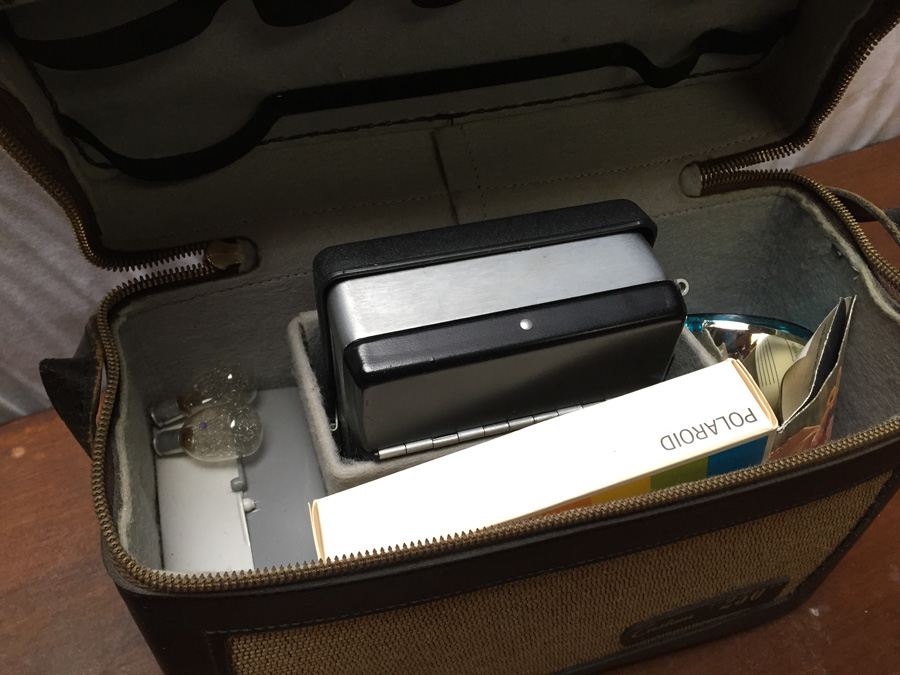 Polaroid Automatic 250 Land Camera with Case and Unopened Vintage Film [Photo 5]