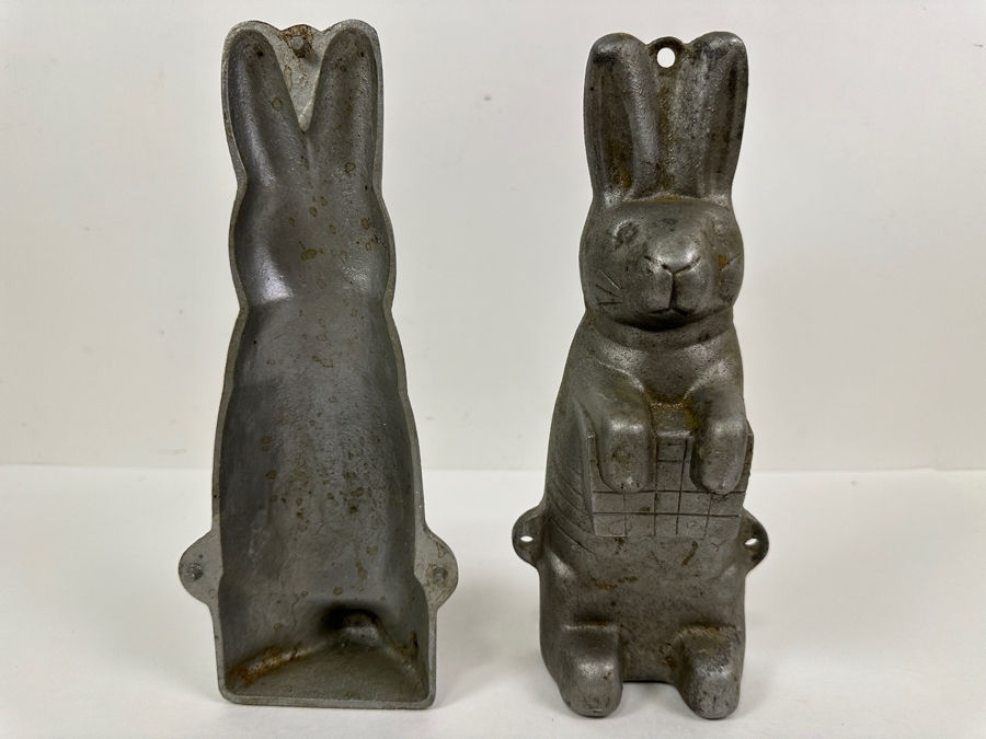 Vintage Chocolate Bunny Mold 10'H [Photo 2]