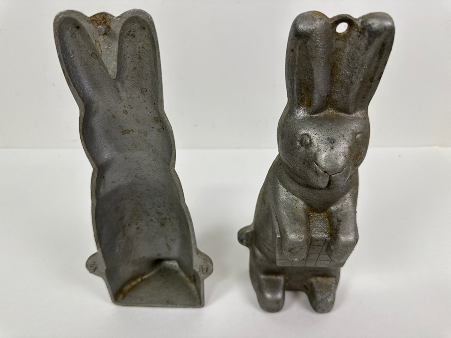 Vintage Chocolate Bunny Mold 10'H [Photo 3]