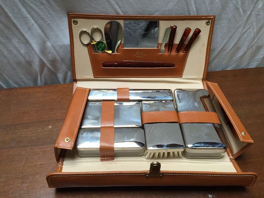 Vintage Grooming Kit outlet with Case