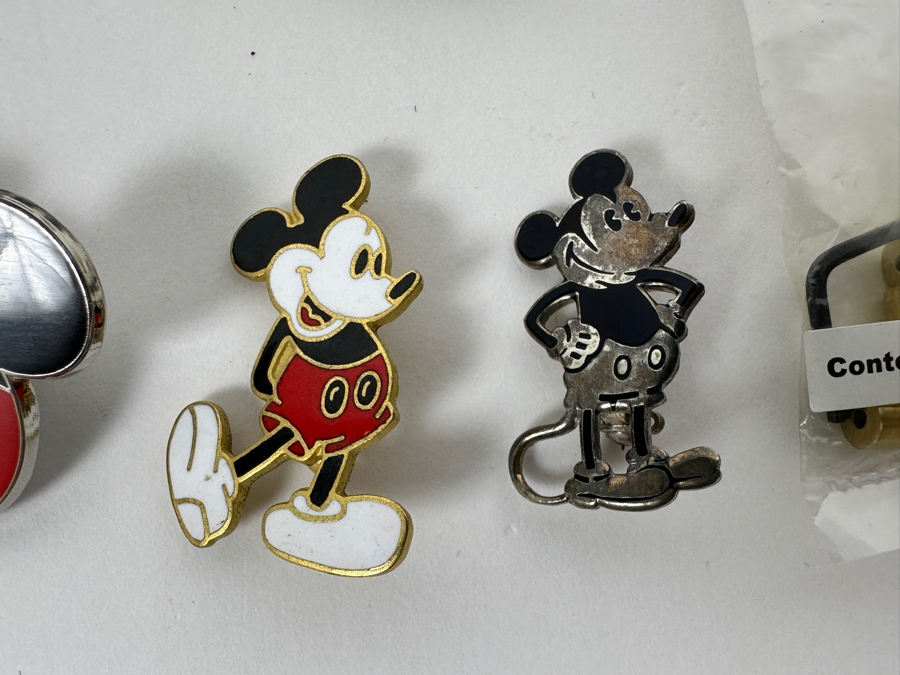Just Added - (19) Vintage Disney Trading Pins [Photo 11]