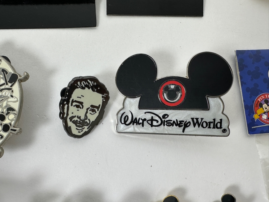 Just Added - (19) Vintage Disney Trading Pins [Photo 5]