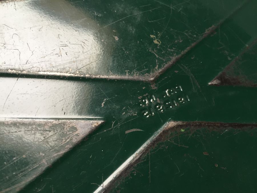 Vintage Green Lunch Box with Glass Lined Thermos [Photo 9]