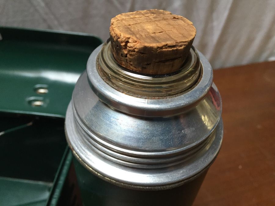 Vintage Green Lunch Box with Glass Lined Thermos [Photo 3]