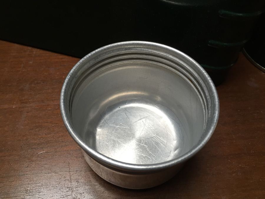 Vintage Green Lunch Box with Glass Lined Thermos [Photo 12]