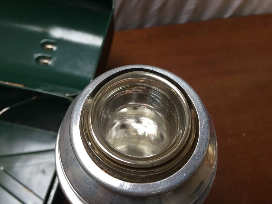 Vintage Green Lunch Box with Glass Lined Thermos [Photo 13]