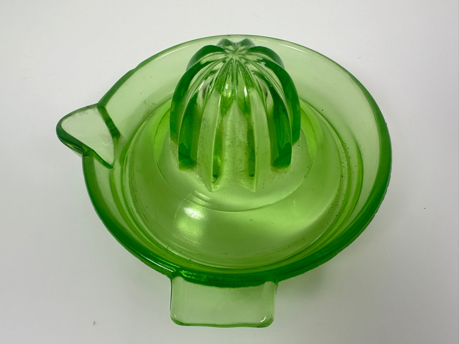 Vintage Depression Vaseline Uranium Glass Juicer 6.5W [Photo 2]