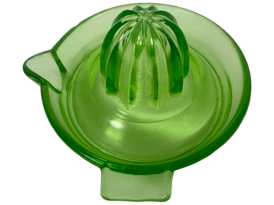 Vintage Depression Vaseline Uranium Glass Juicer 6.5W