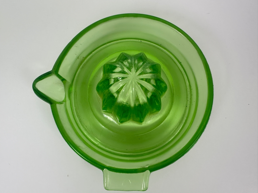 Vintage Depression Vaseline Uranium Glass Juicer 6.5W [Photo 3]