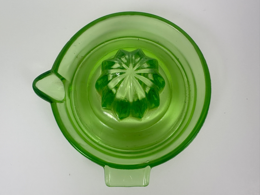 Vintage Depression Vaseline Uranium Glass Juicer 6.5W [Photo 4]