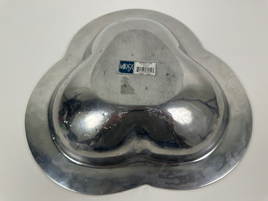Mikasa Metal Carnival Aluminum Clover Shaped Bowl Made In India 13.5W X 2.25H [Photo 5]