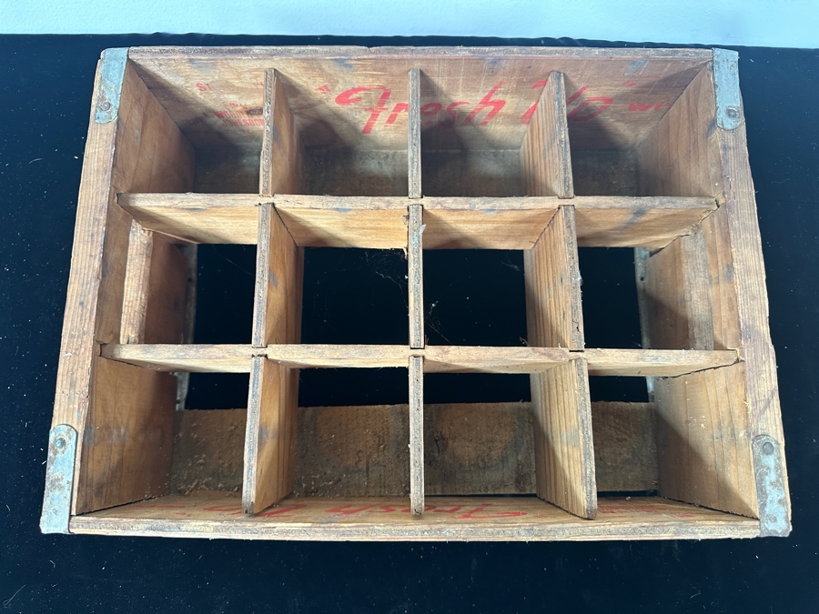 Vintage Wooden Seven-Up Advertising Crate - Missing Bottom Wood Piece 16.5 X 12 X 6 [Photo 3]