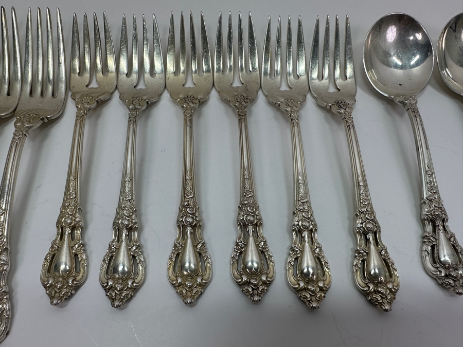 Lunt Sterling Silver Flatware Service For Six Eloquence Pattern - Sterling Silver Weighs 1,387g Plus An Additional 453g Of Knives - Sterling Silver Melt Value $1,578 [Photo 4]