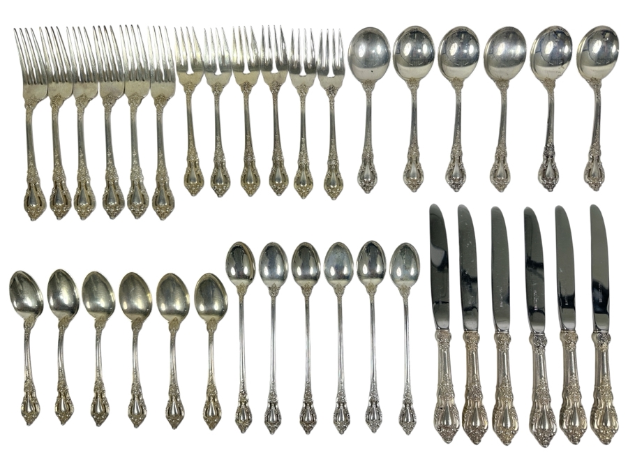 Lunt Sterling Silver Flatware Service For Six Eloquence Pattern Weighs 1,387g Sterling Silver Melt Value $1,578 Knives Weigh 453g