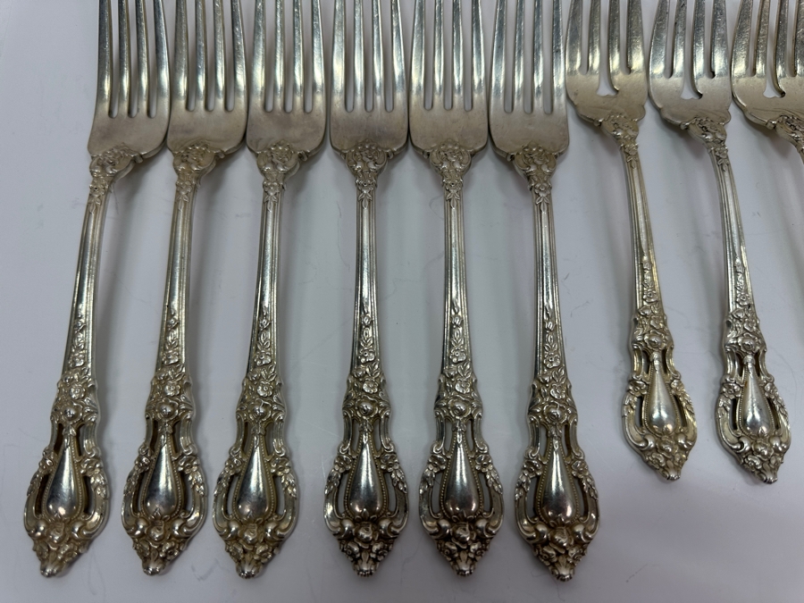 Lunt Sterling Silver Flatware Service For Six Eloquence Pattern - Sterling Silver Weighs 1,387g Plus An Additional 453g Of Knives - Sterling Silver Melt Value $1,578 [Photo 3]