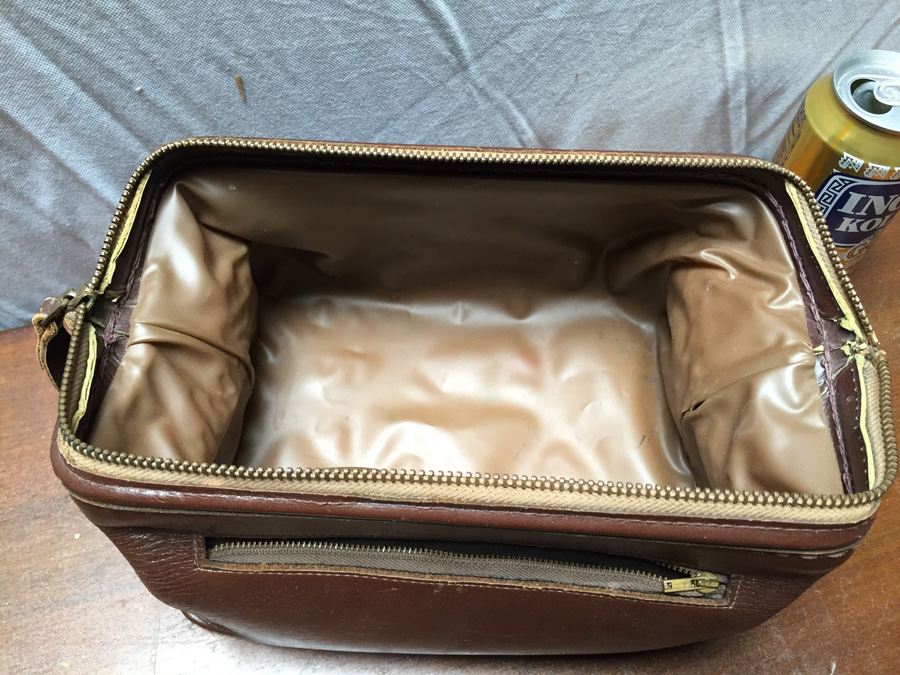 Sheldon Leather Toiletry Bag Pouch [Photo 2]