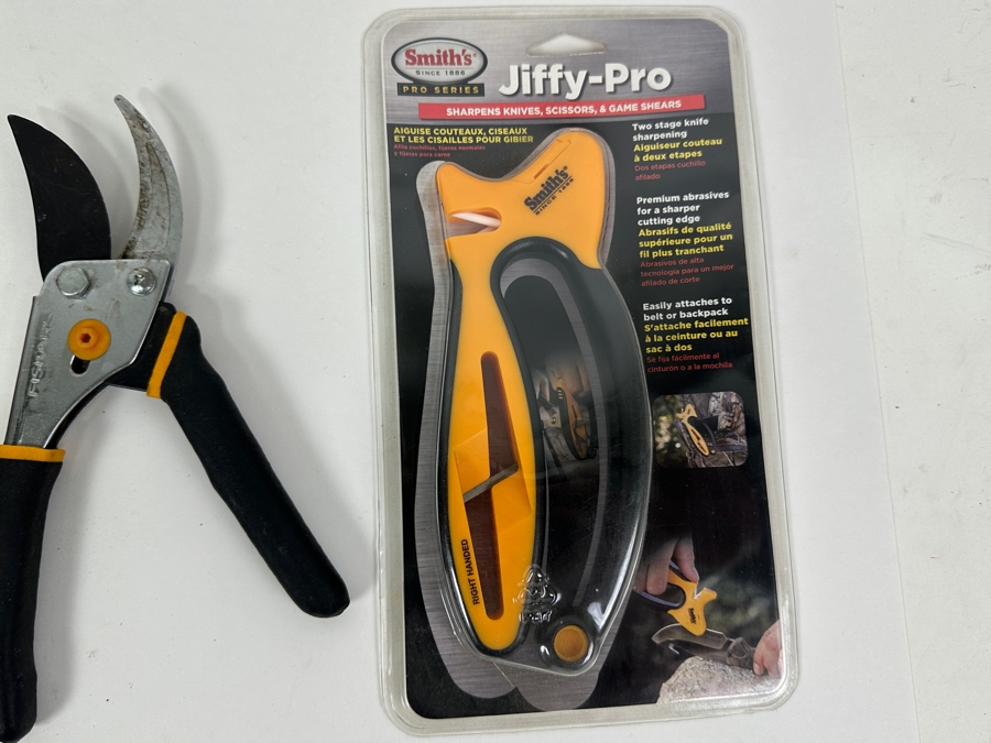 FISKARS Trimmer, Power Tooth Folding Saw, Pruning Shears & Knife Sharpener [Photo 5]