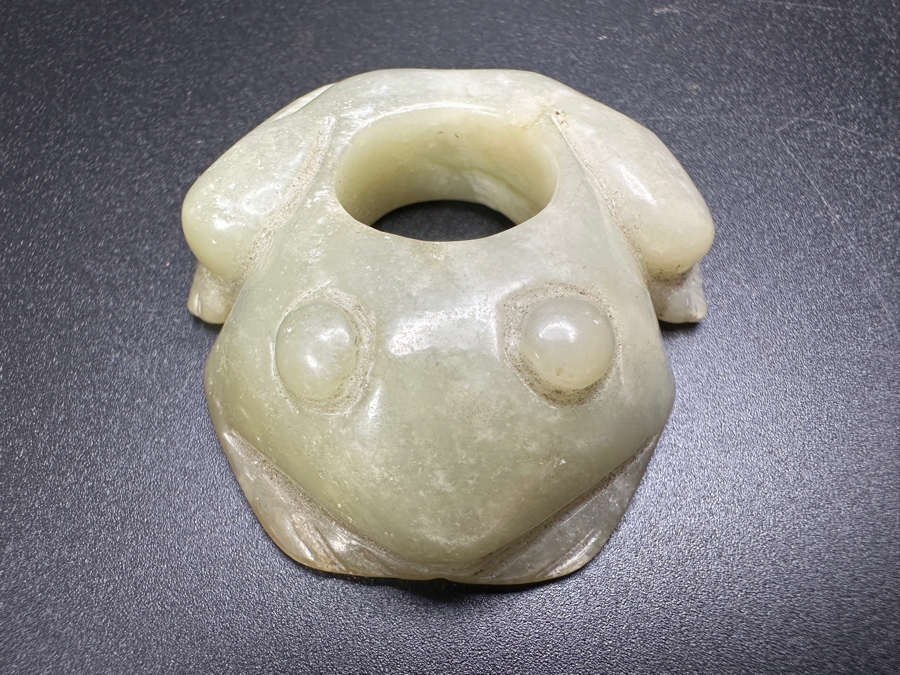 Chinese Carved Jade Frog 41.1g 2'W [Photo 3]