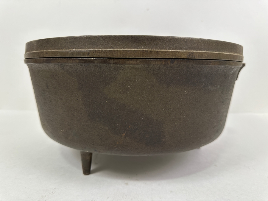 Lodge Cast Iron Camp Dutch Oven With Handle 3-Footed No. 12 14'W X 7'H [Photo 4]