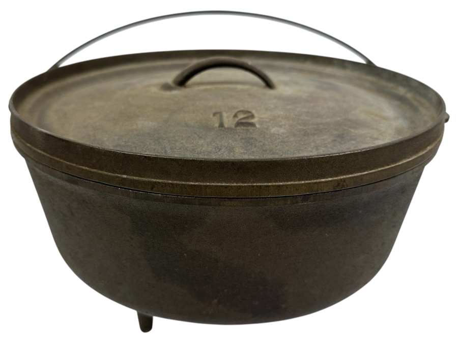 Lodge Cast Iron Camp Dutch Oven With Handle 3-Footed No. 12 14'W X 7'H