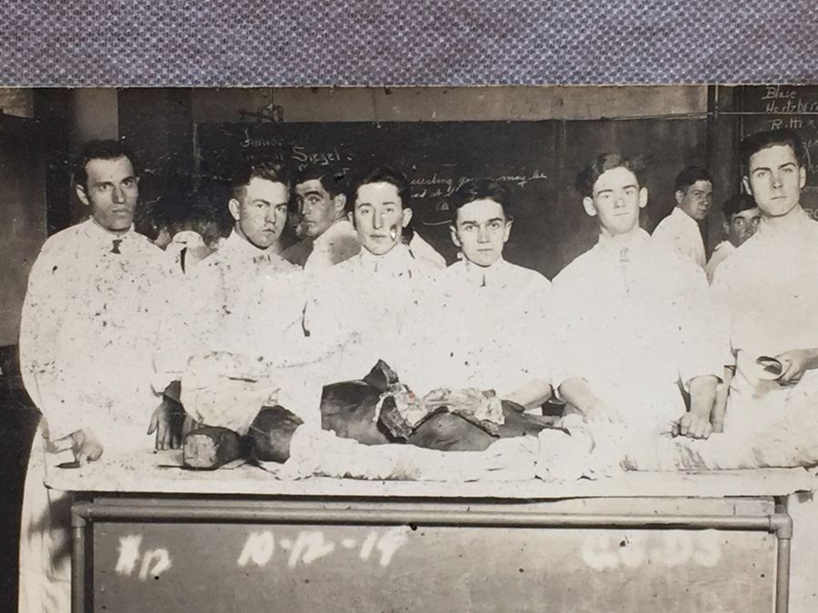 1914 Vintage Photograph Medical Students Cadaver Dissection [Photo 9]