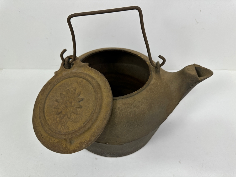 Antique Cast Iron Teapot Kettle 11'W [Photo 5]
