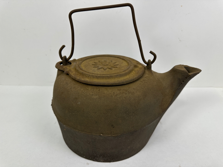 Antique Cast Iron Teapot Kettle 11'W [Photo 2]