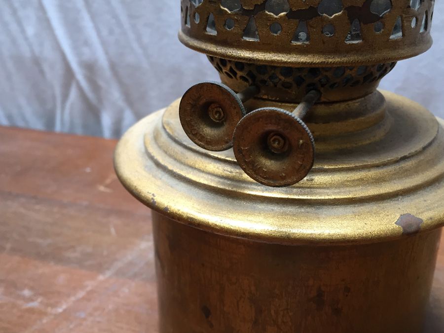 Vintage Brass Kerosene Oil Lamp with Glass Chimney [Photo 3]