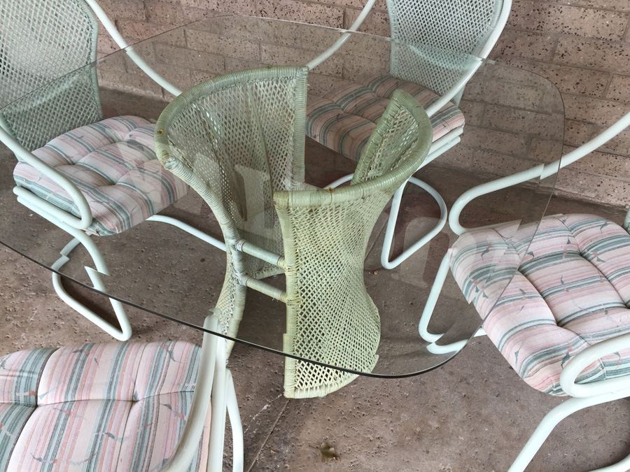 Glass Top Table with Four Bent Metal Chairs [Photo 5]