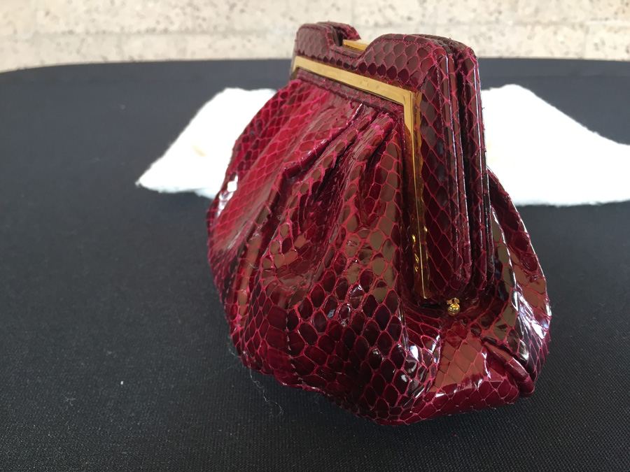 Susan Gail Genuine Snake Handbag [Photo 2]