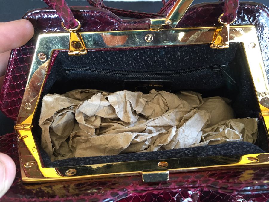 Susan Gail Genuine Snake Handbag [Photo 13]