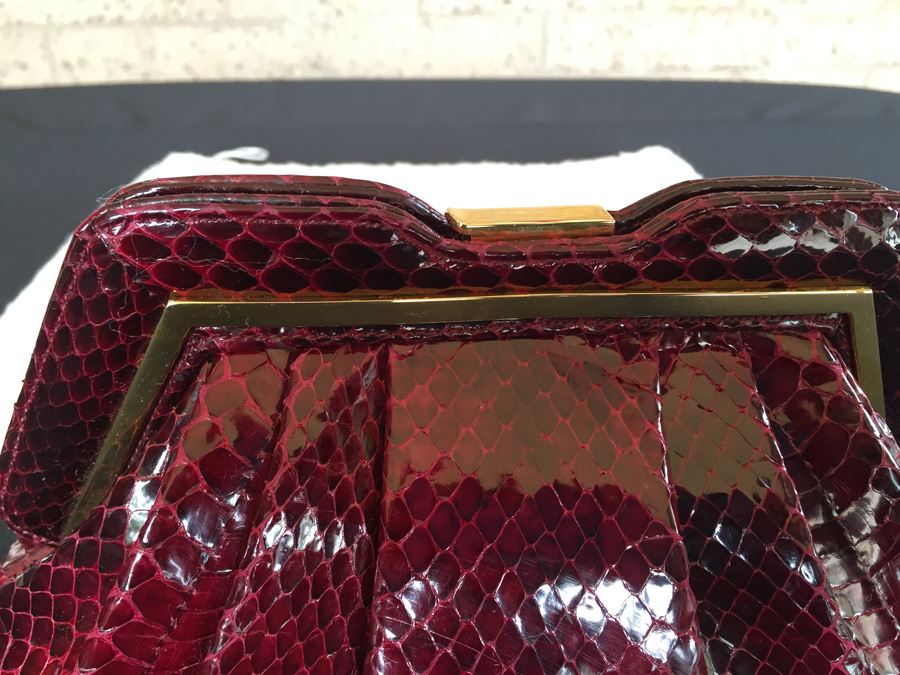Susan Gail Genuine Snake Handbag [Photo 4]