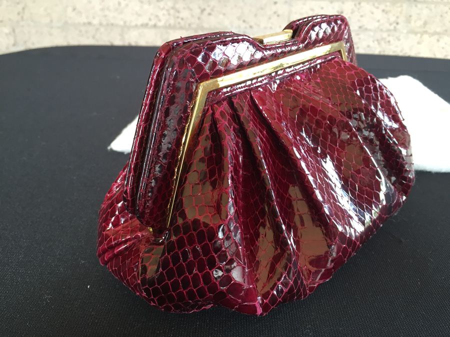 Susan Gail Genuine Snake Handbag [Photo 10]