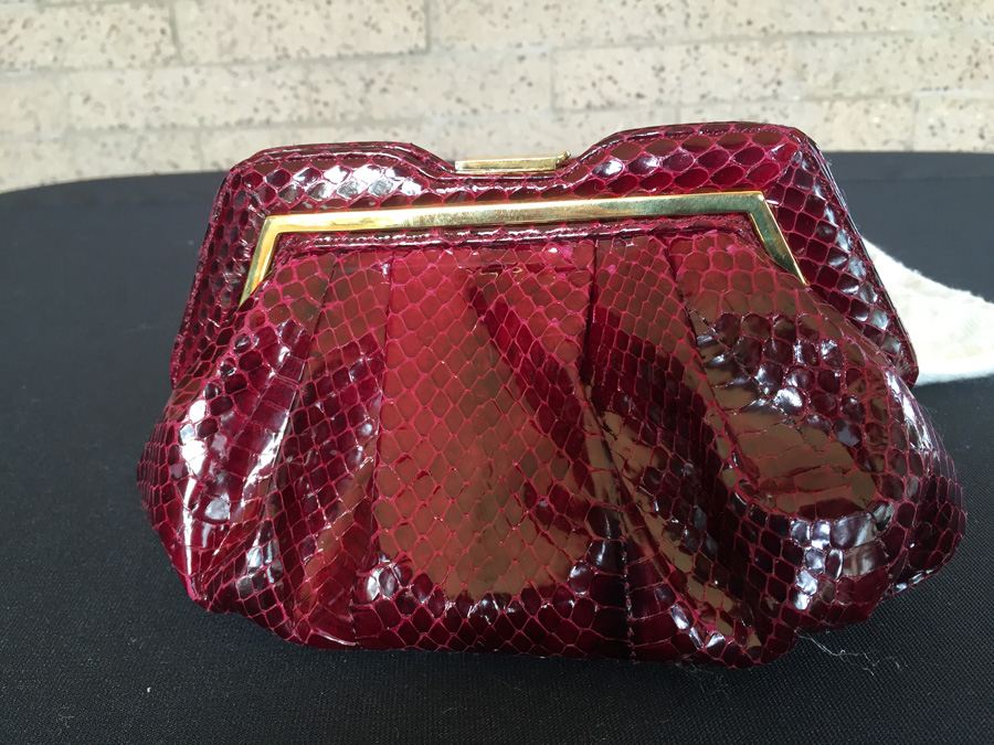 Susan Gail Genuine Snake Handbag [Photo 11]