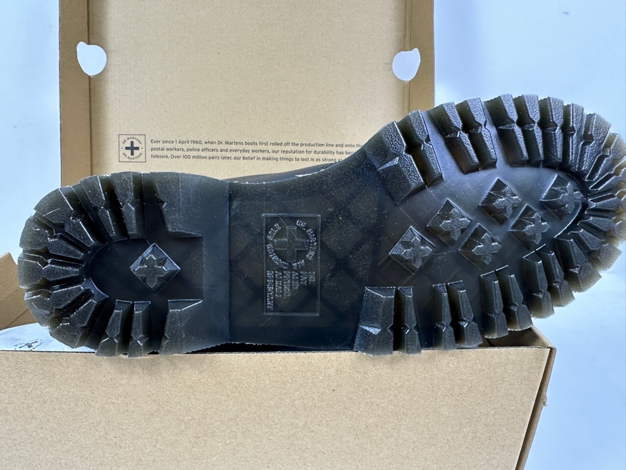 Just Added - New Dr. Martens Boots Devon Flower Ankle Boot Size 41- US Men's 8 /US Women's 10 [Photo 5]