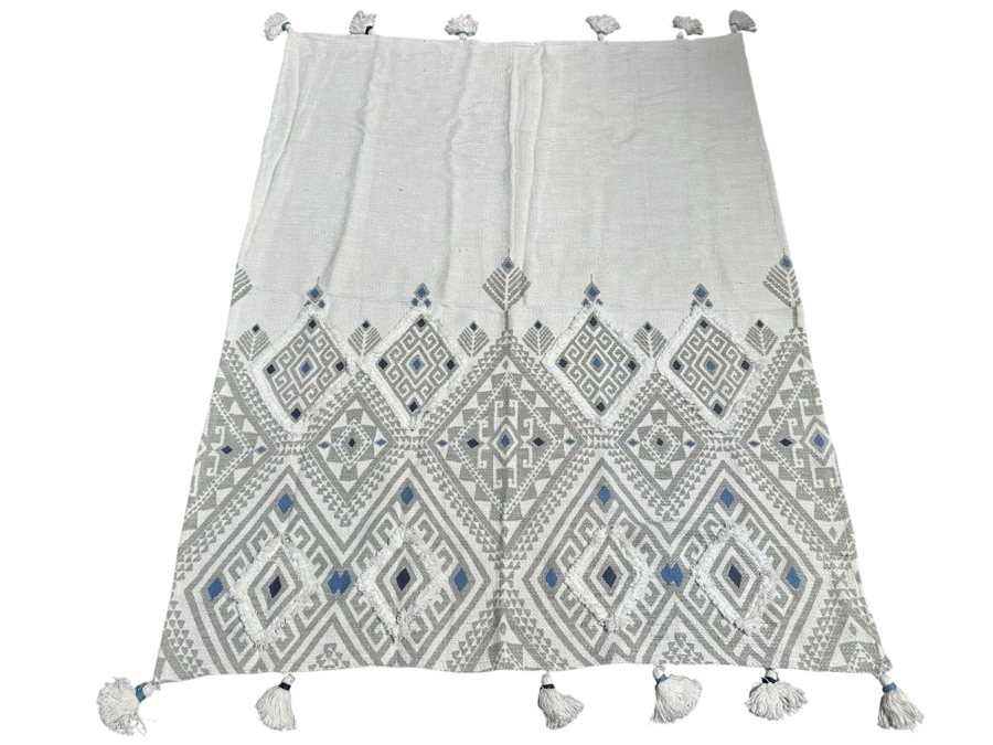 Just Added - New White and Gray Cotton Throw Blanket with Tassels 66' x 48' [Photo 1]