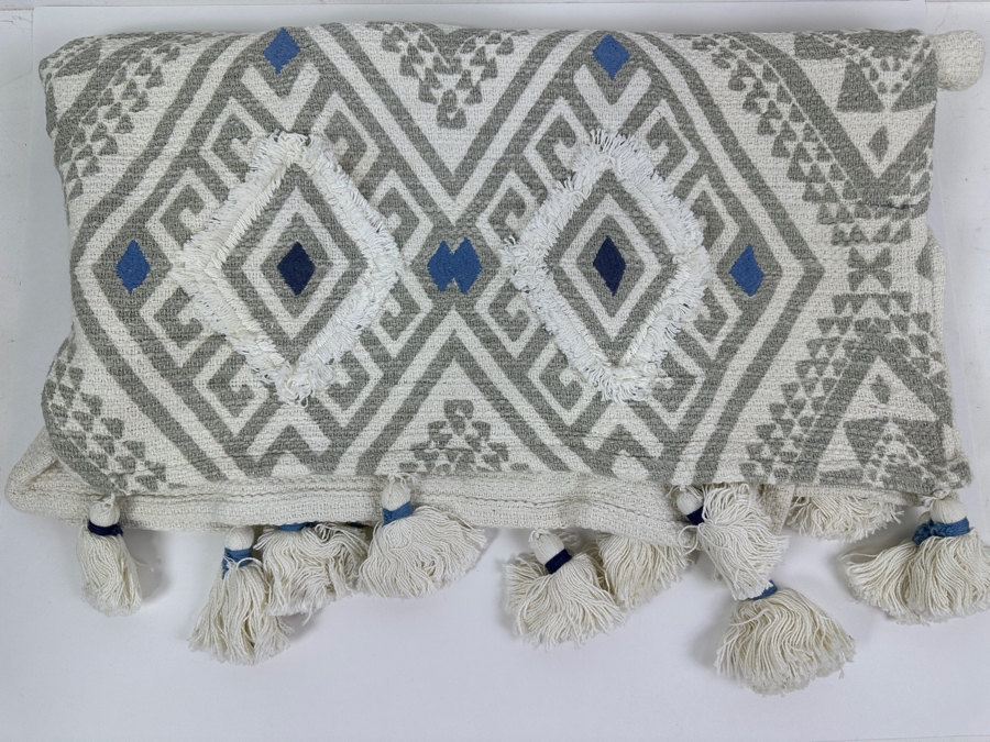 Just Added - New White and Gray Cotton Throw Blanket with Tassels 66' x 48' [Photo 2]