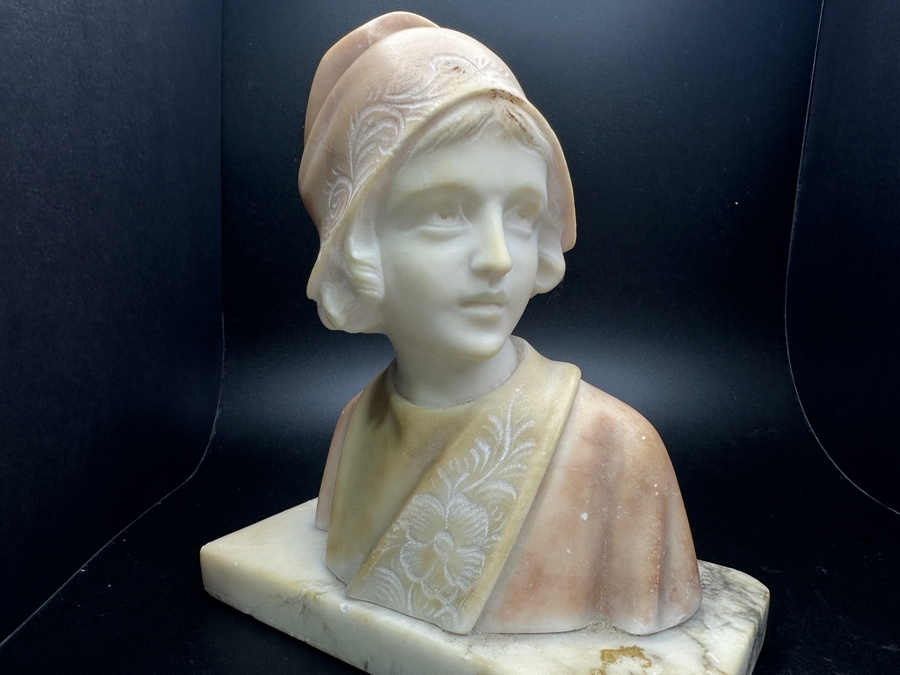 Vintage Alabaster Bust of Woman Made in Italy 6' x 6.5' [Photo 3]