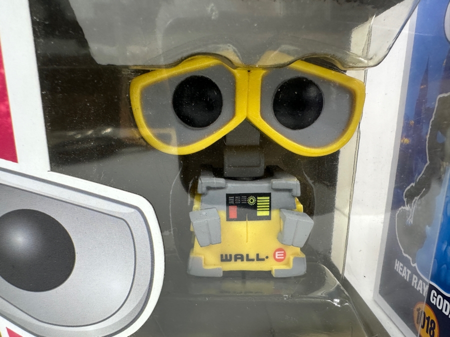 Funko Disney Wall-E 45 & Heat Ray Godzilla Vs. Kong 1018 Vinyl Figurines [Photo 3]
