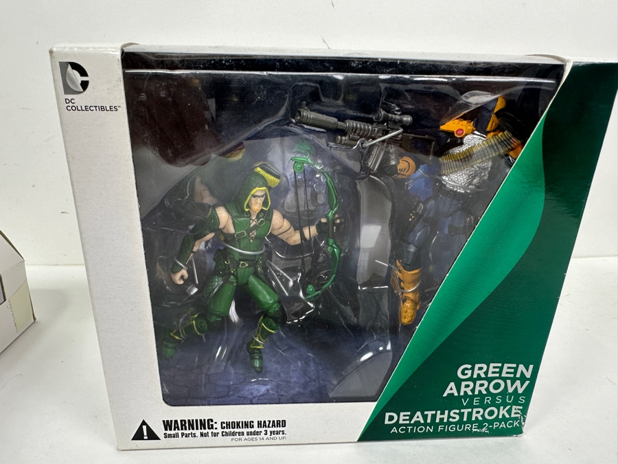 DC Collectibles Green Arrow Action Figure Two-Pack & Green Arrow Versus Deathstroke Action Figure 2-Pack [Photo 7]