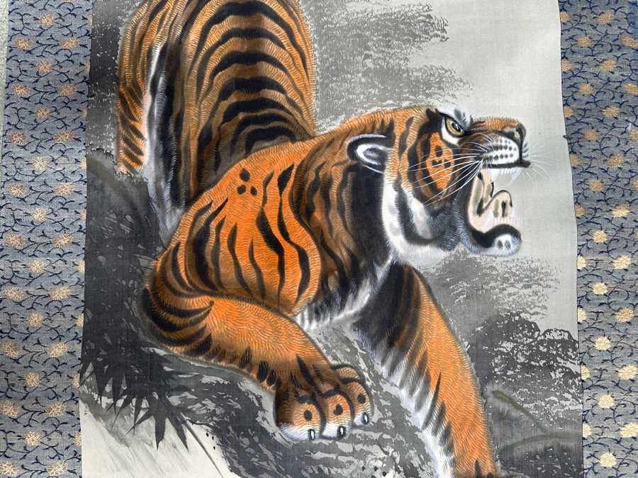 Vintage Japanese Tiger Silk Scroll Painting Kakejiku Painting Area Is 16W X 41H [Photo 3]