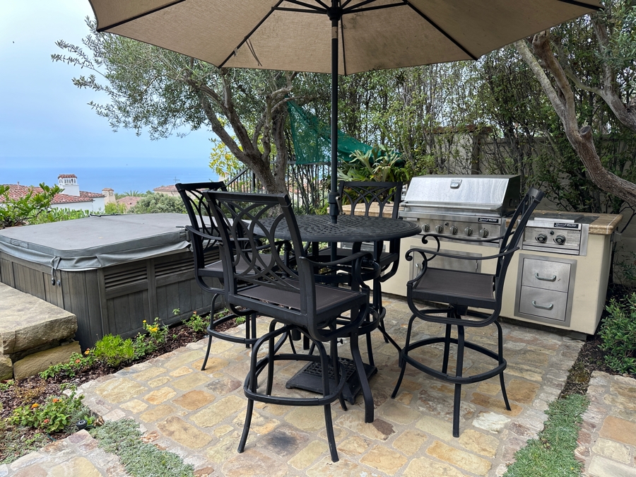 Outdoor Bar Patio Set with OutDura Umbrella 42'R Table And (4) Swivel Barstool Chairs 30' Seat Height / 50'H [Photo 6]