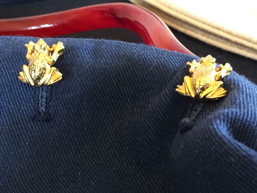 Vintage Handbag with Multiple Button On Designs - Frog Buttons [Photo 6]