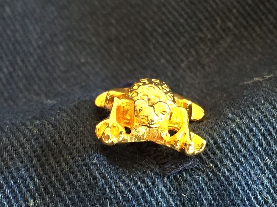 Vintage Handbag with Multiple Button On Designs - Frog Buttons [Photo 9]