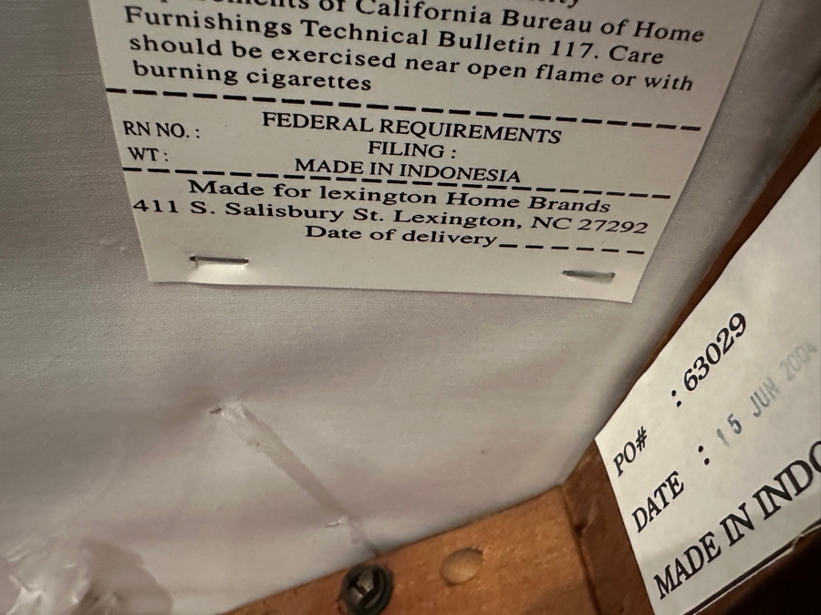 Lexington Home Dining Table And (8) Chairs 74L x 48W x 30H Plus (2) 20' Leaves [Photo 14]