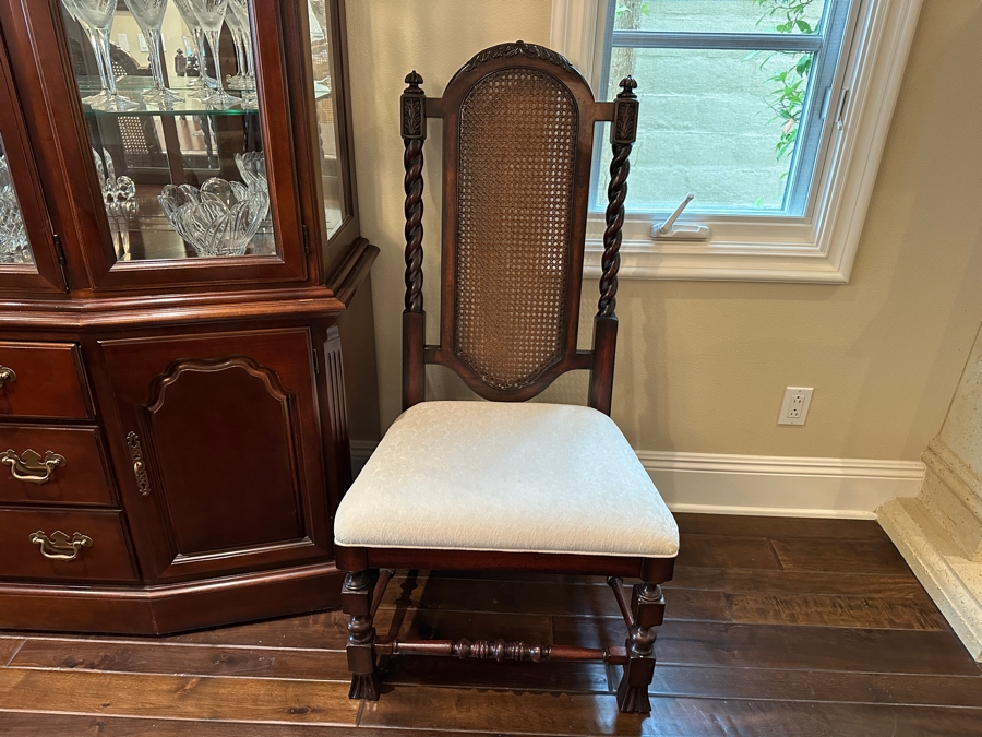 Lexington Home Dining Table And (8) Chairs 74L x 48W x 30H Plus (2) 20' Leaves [Photo 7]